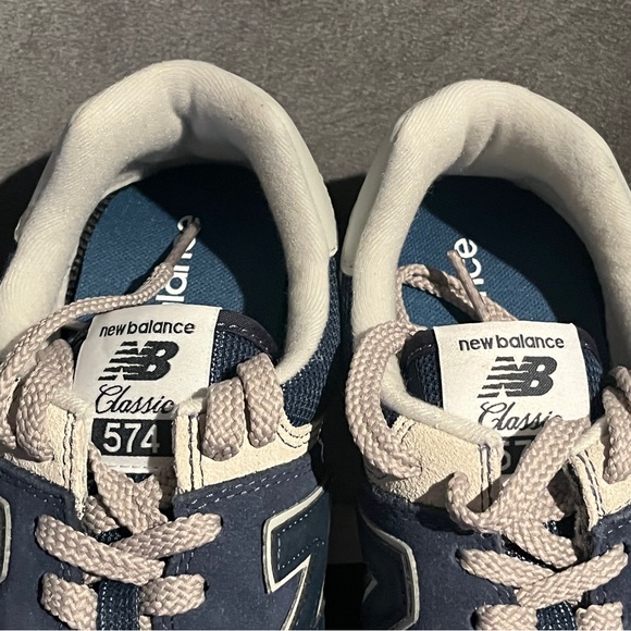 New Balance Men’s Sneaker 574 Navy Size 8.5 US - Picture 8 of 14